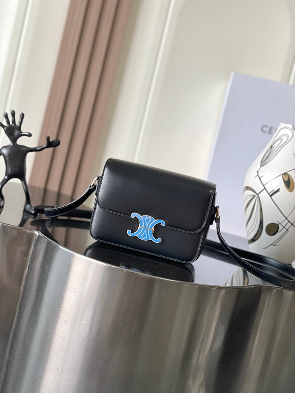Bag C, photo 1