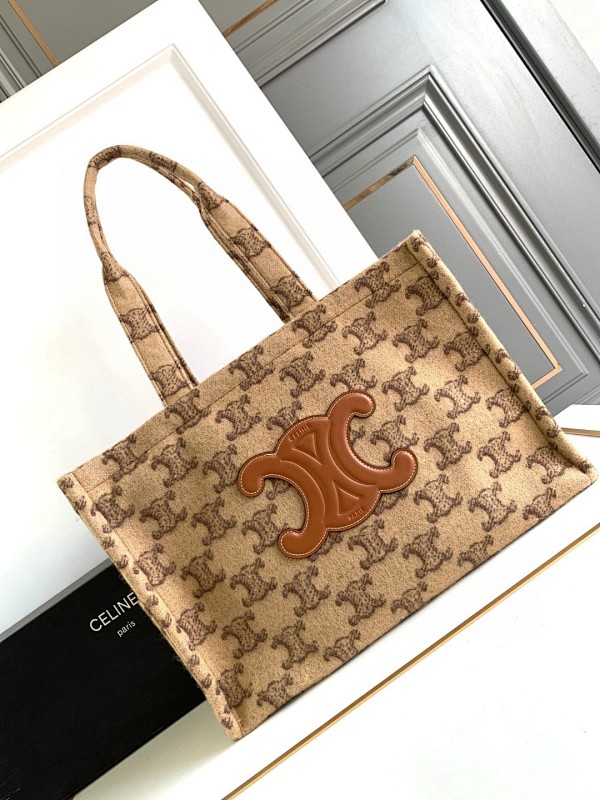 Bag C, photo 1