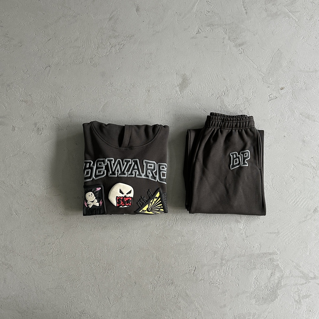 110¥ Beware Soot Black Set, photo 1