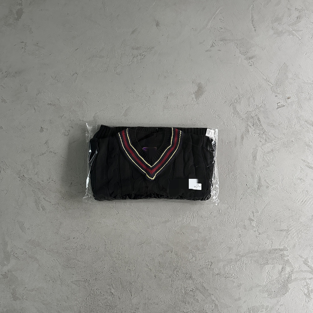Other 79¥ V-Neck Sweater - Image 4