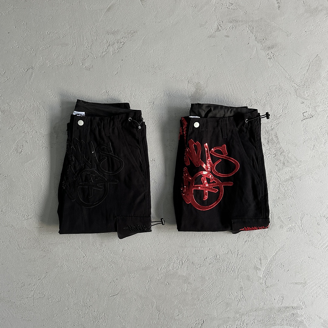 45¥ Black Graff Cargos (Sequin Logo), photo 1