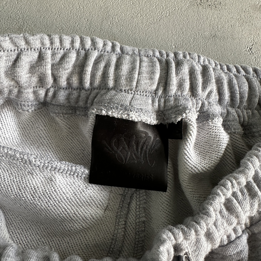Other 109¥ Syna Men's Grey T-Shirt - Image 33