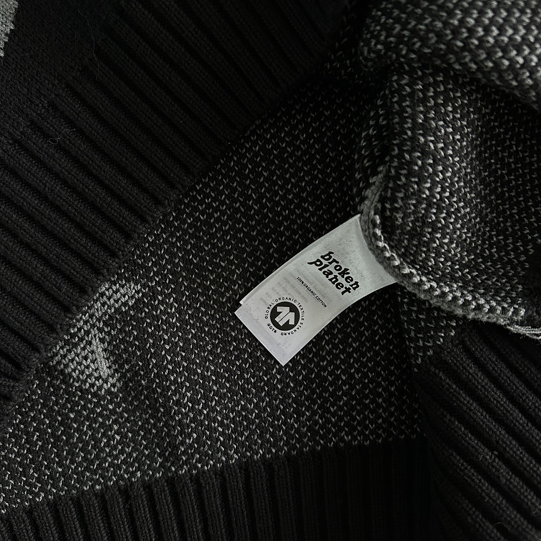 Other 89¥ Knit Sweater-Bone (Black) - Image 14
