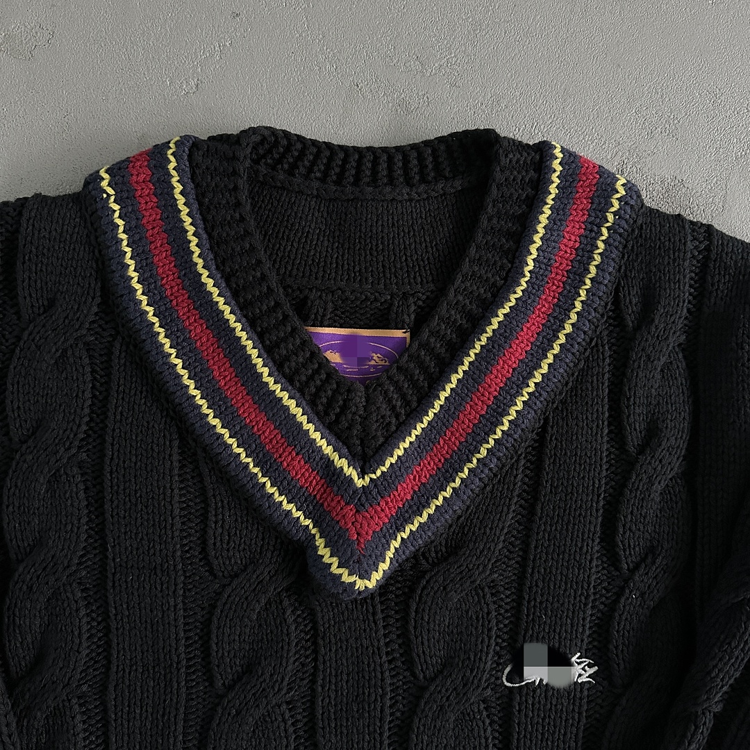 Other 79¥ V-Neck Sweater - Image 6
