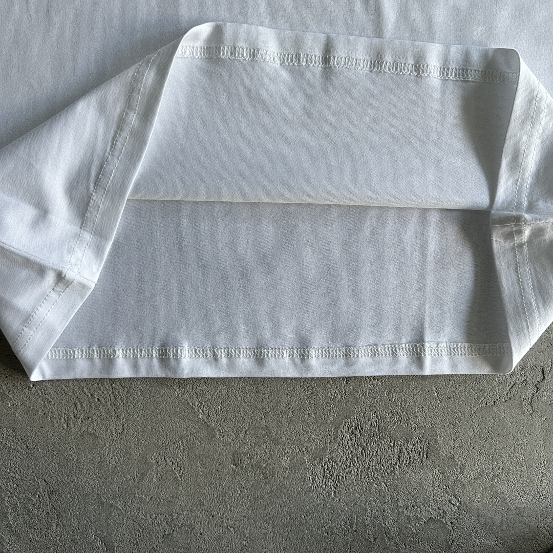 Other 35¥Hands Together Tee - Image 13