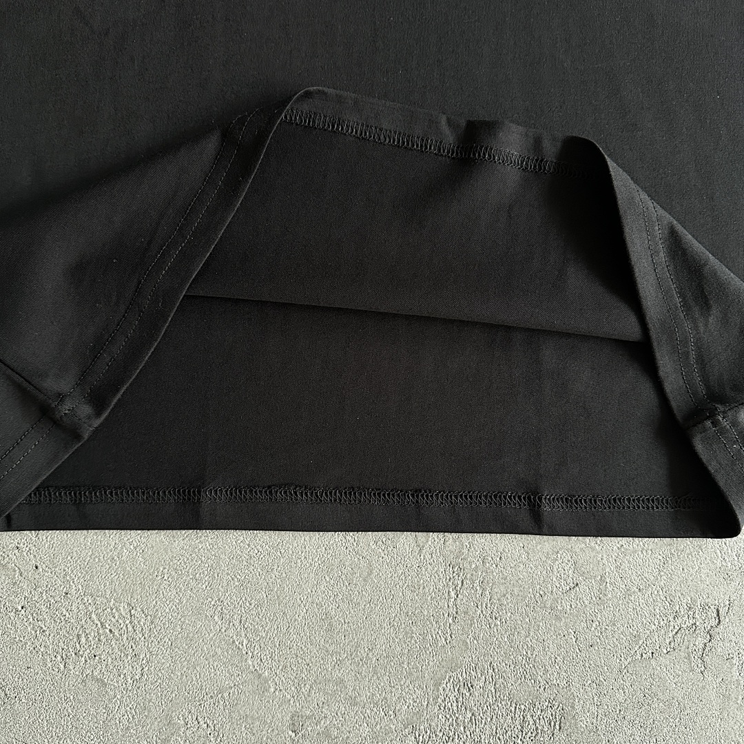 Other 35¥ Shining Star Black Tee - Image 12