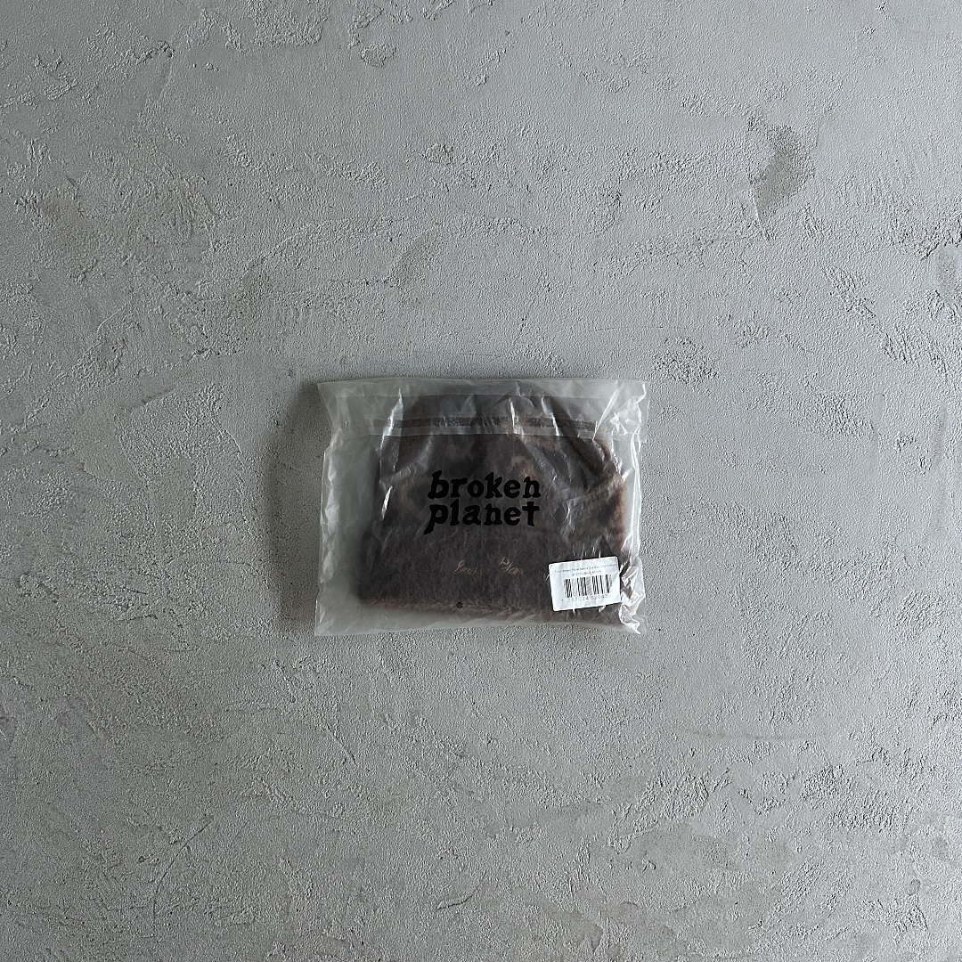 Other 29¥Fuzzy Beanie (Mocha Brown) - Image 3