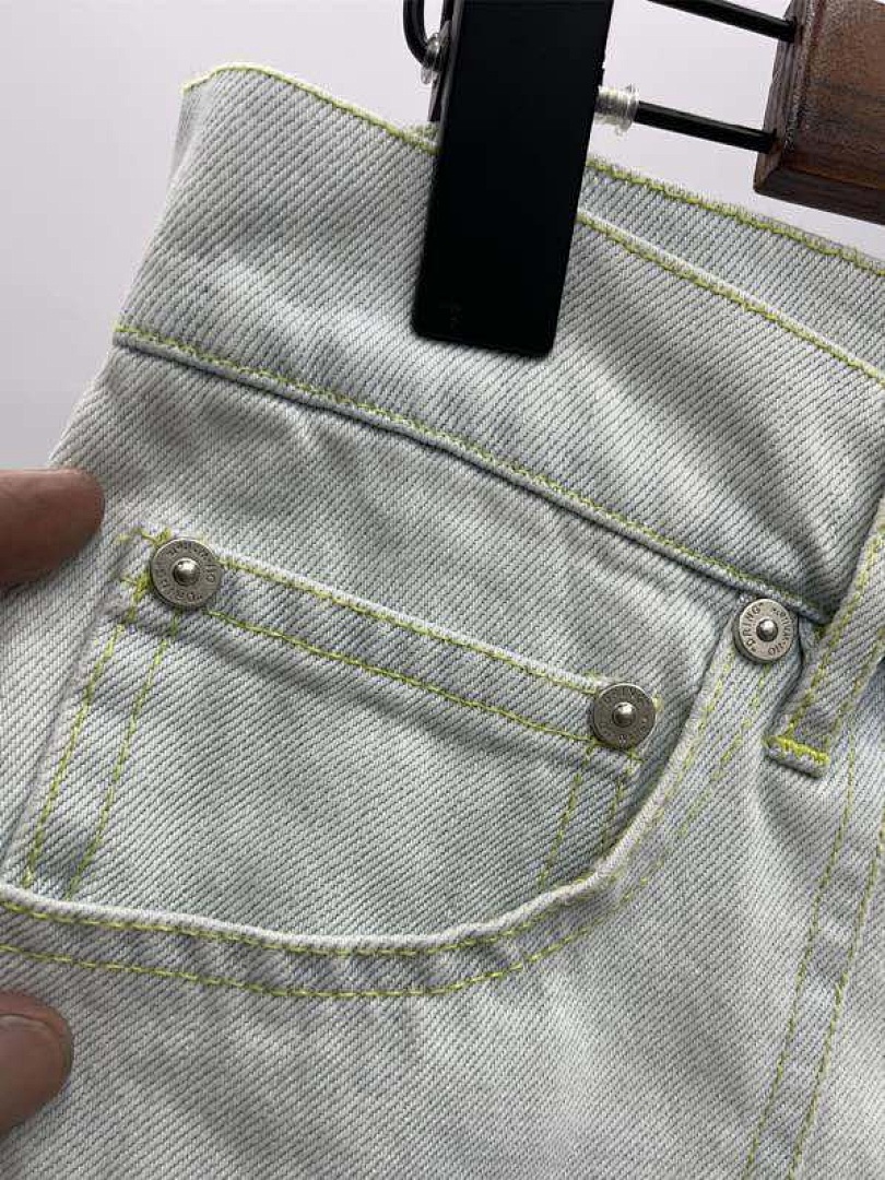 Other 220 Off (White) - Image 5