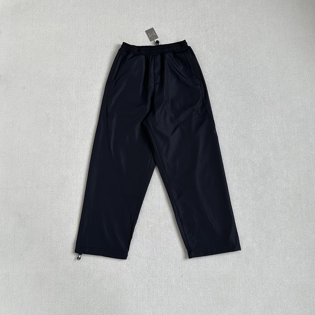¥185 (Mertra Tech Joggers｜Black), photo 1