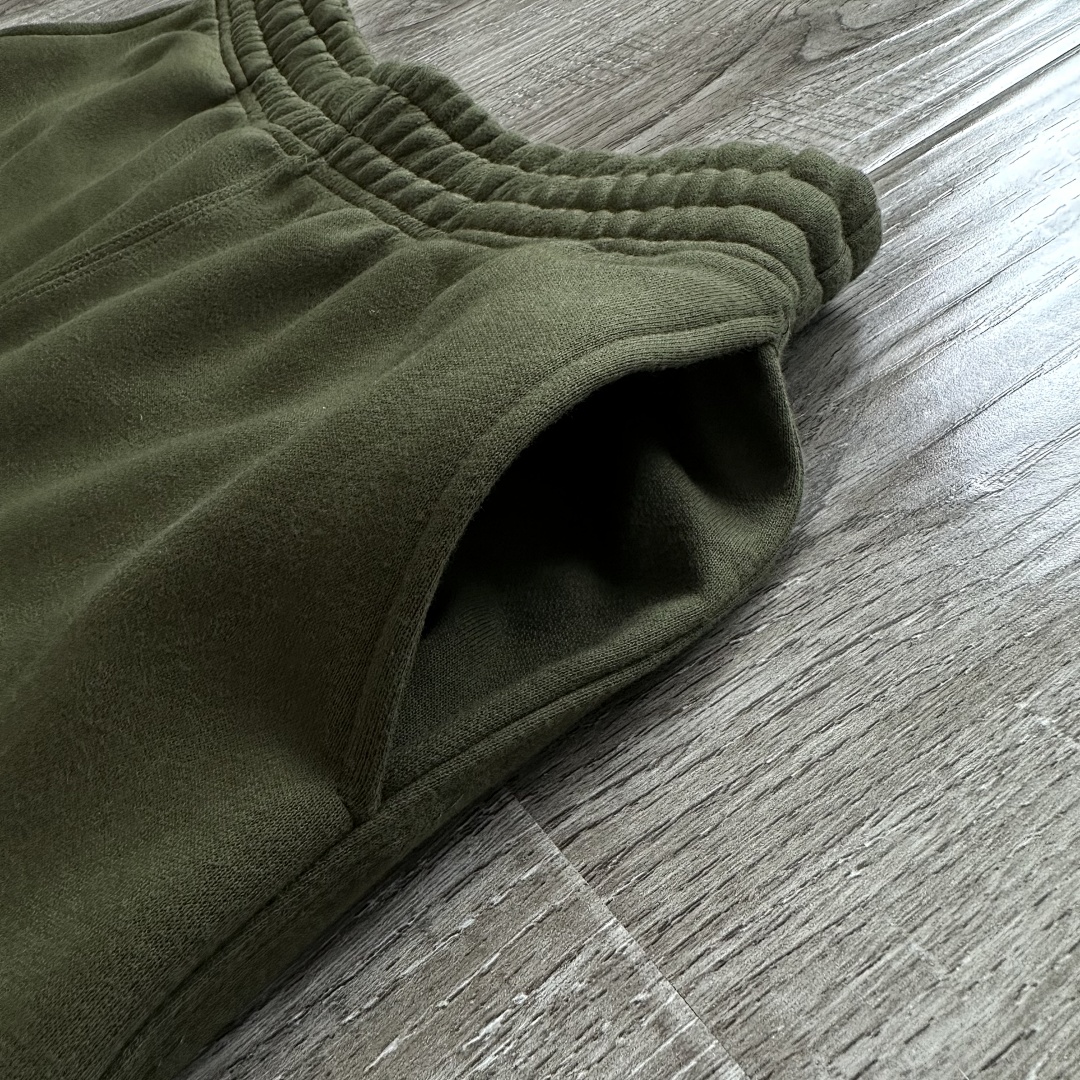 Other ¥380 Army Green & Black Trackeh - Image 31