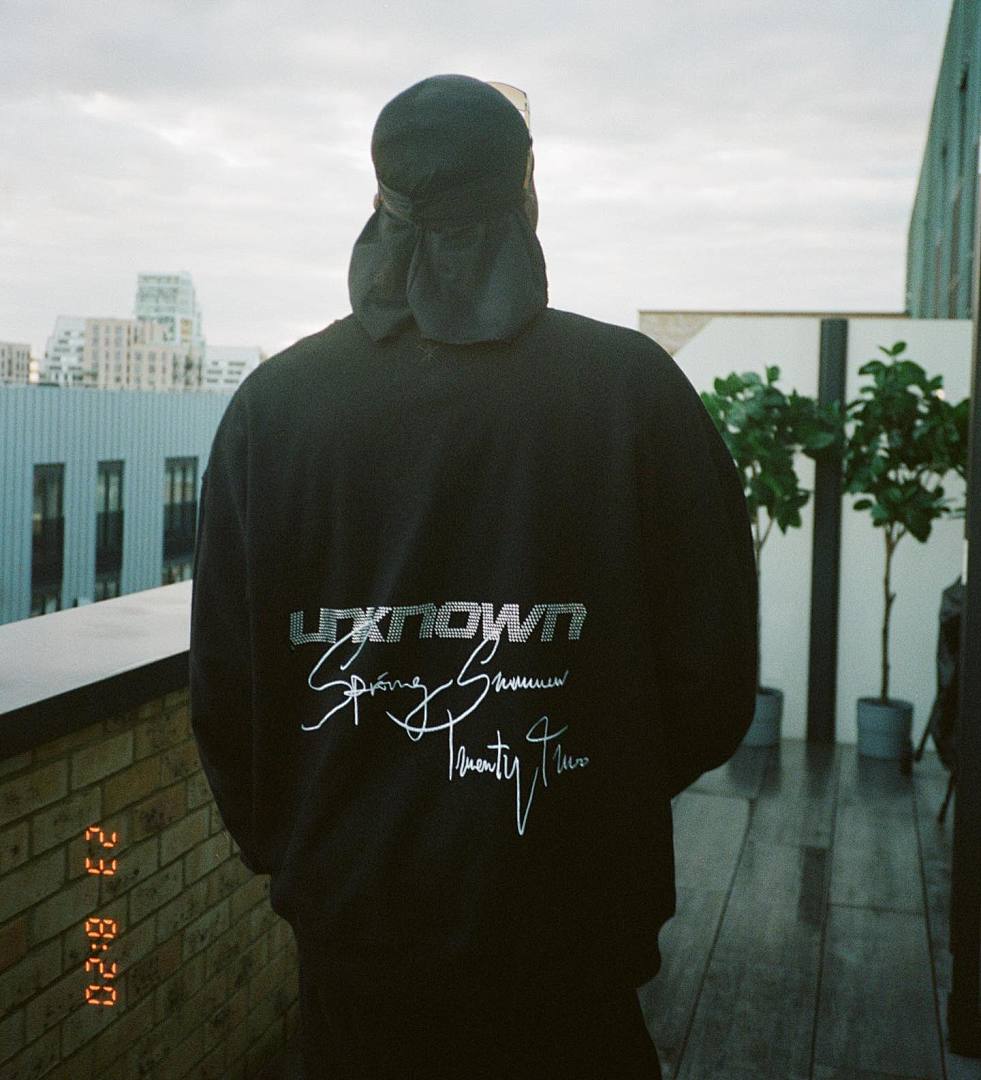 Other 200¥ (BLACK UNIFORM) - Image 13