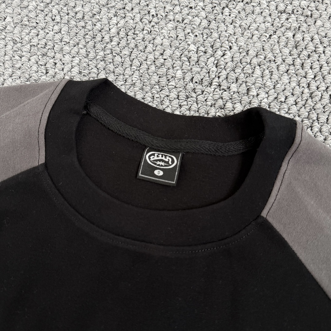 Other ¥79 (Divin…Black Futura1 Raglan T-Shirt) - Image 7