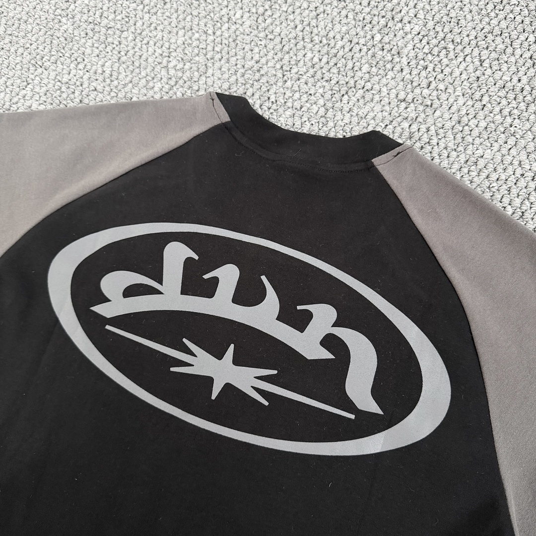Other ¥79 (Divin…Black Futura1 Raglan T-Shirt) - Image 12