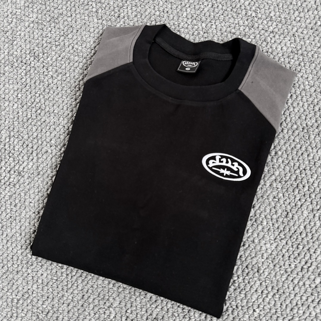 Other ¥79 (Divin…Black Futura1 Raglan T-Shirt) - Image 5