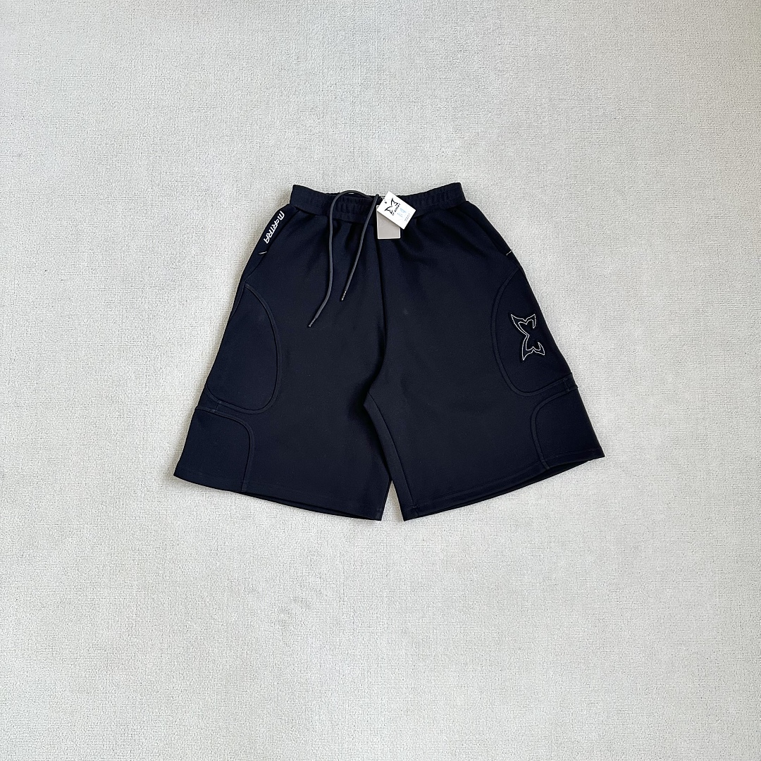 ¥145 (Mertra Split Panel Shorts｜Black), photo 1