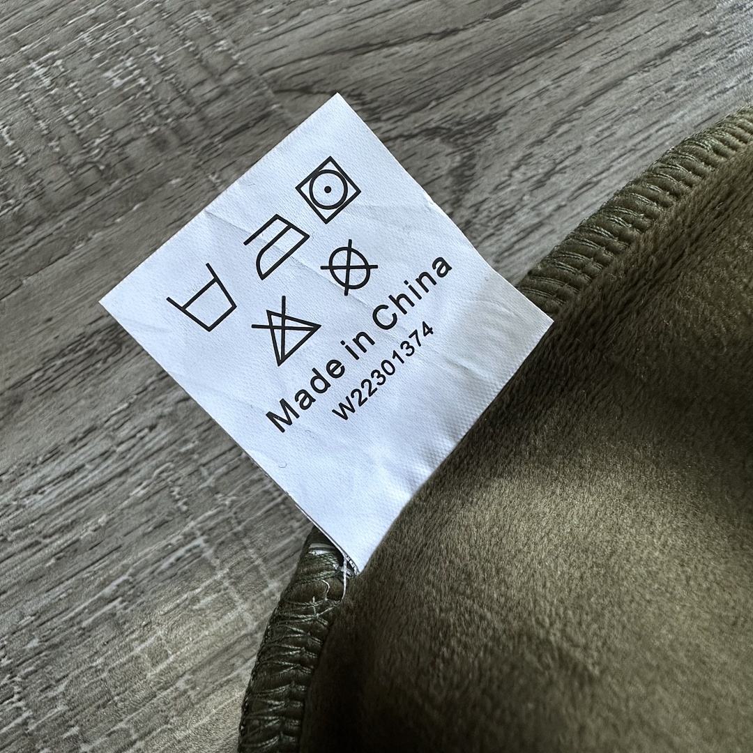 Other ¥380 Army Green & Black Trackeh - Image 23