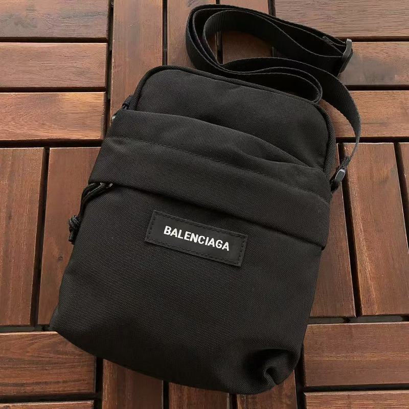 ~236 B🔥L🔥🔥🔥IA🔥A BAG 66070582 (Long 15CM* Wide 20CM* High 7CM), photo 1