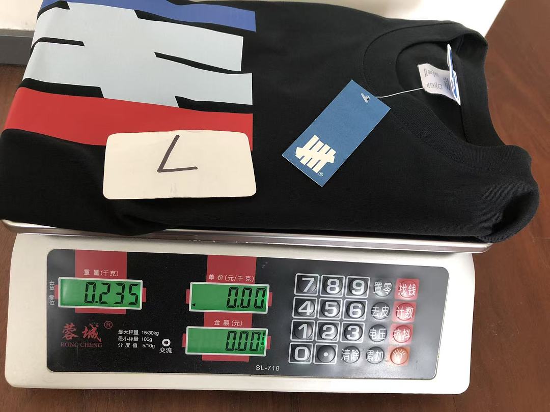 On Running ~ 85 UNDEFEATED T-SHIRT 55072821 (Im 185CM 70KG Iwear Size L In The Photo) - Image 19