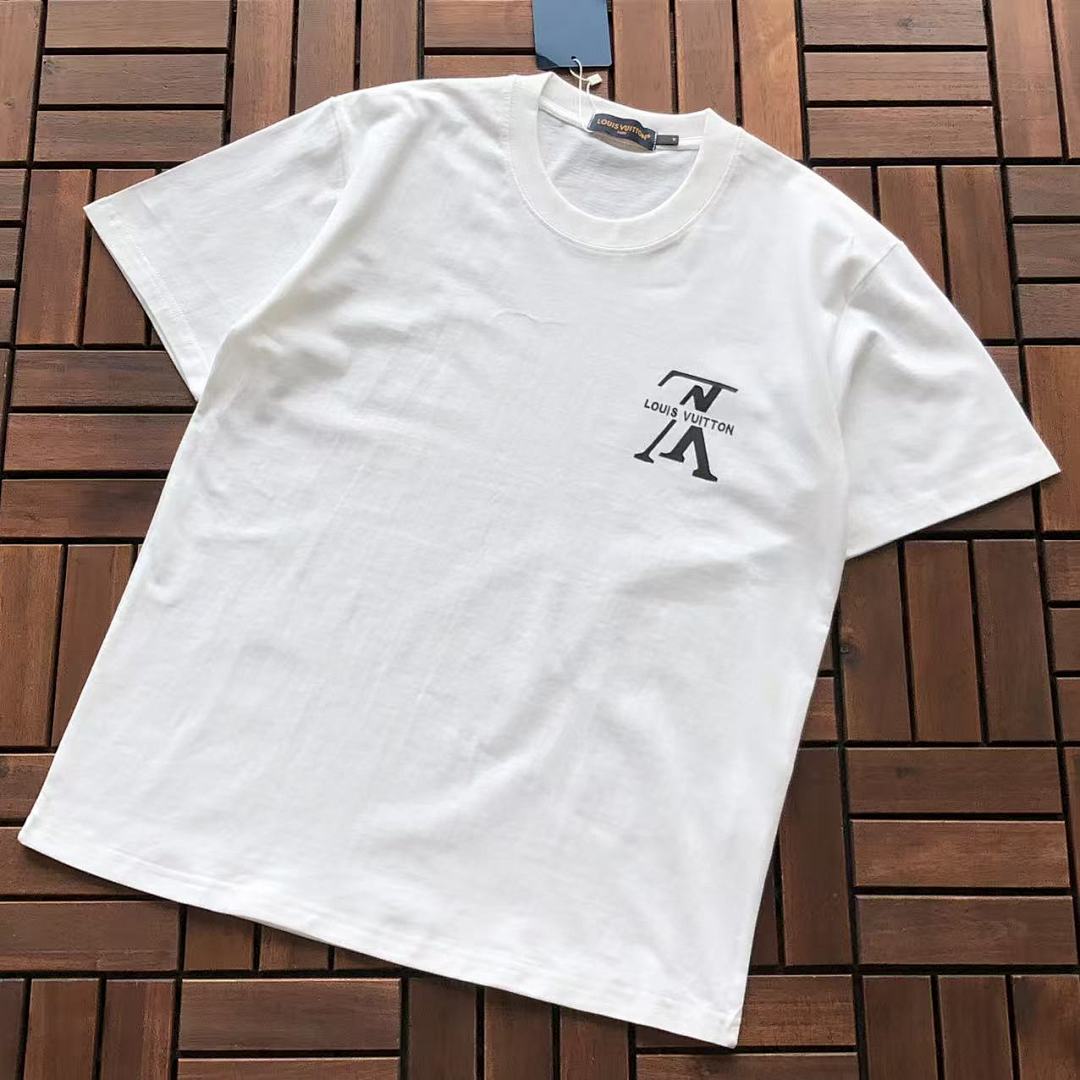 ~85 L🔥 T-SHIRT 22092011 (Im 176CM 58KG Iwear Size M In The Photo), photo 1