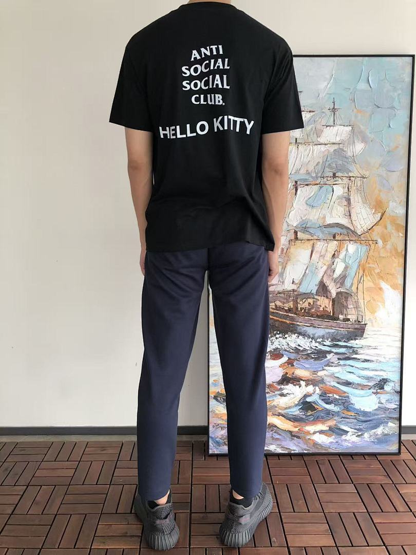 On Running ~ 85 ANTI SOCIAL CLUB & HELLO KITTY T-SHIRT - Image 4
