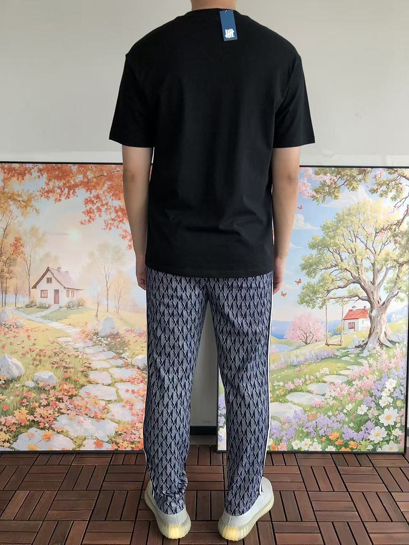 On Running ~85 UNDEFEATED T-SHIRT 55070653 (Im 185CM 80KG Iwear Size L In The Photo) - Image 4