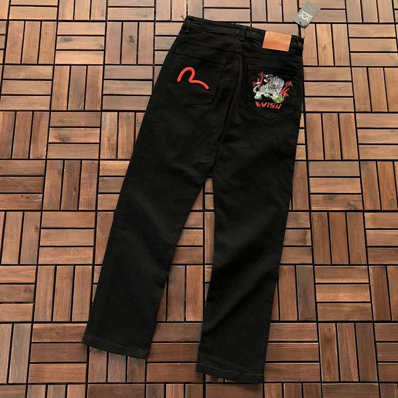 ~139 EVISU, photo 1