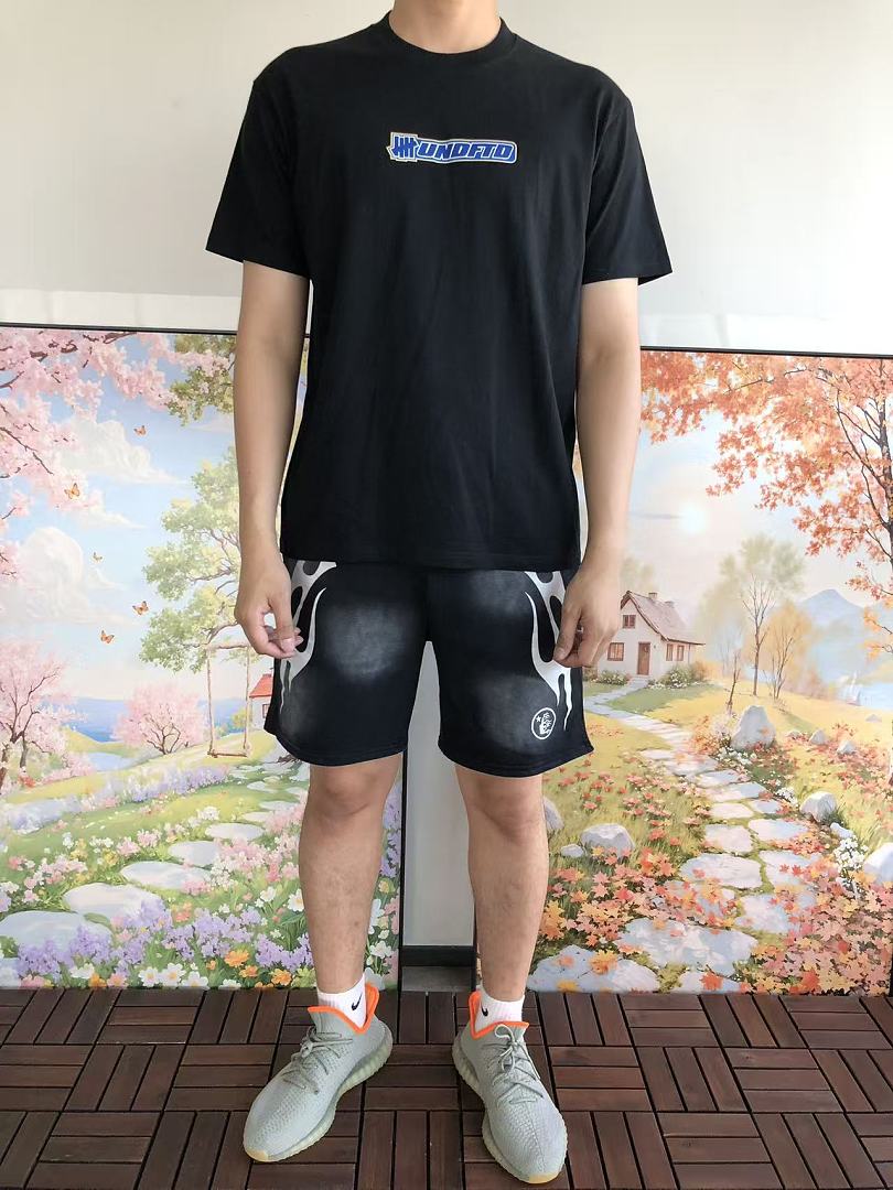 On Running ~85 UNDEFEATED T-SHIRT 55052511 (Im 185CM 80KG Iwear Size L In The Photo) - Image 3