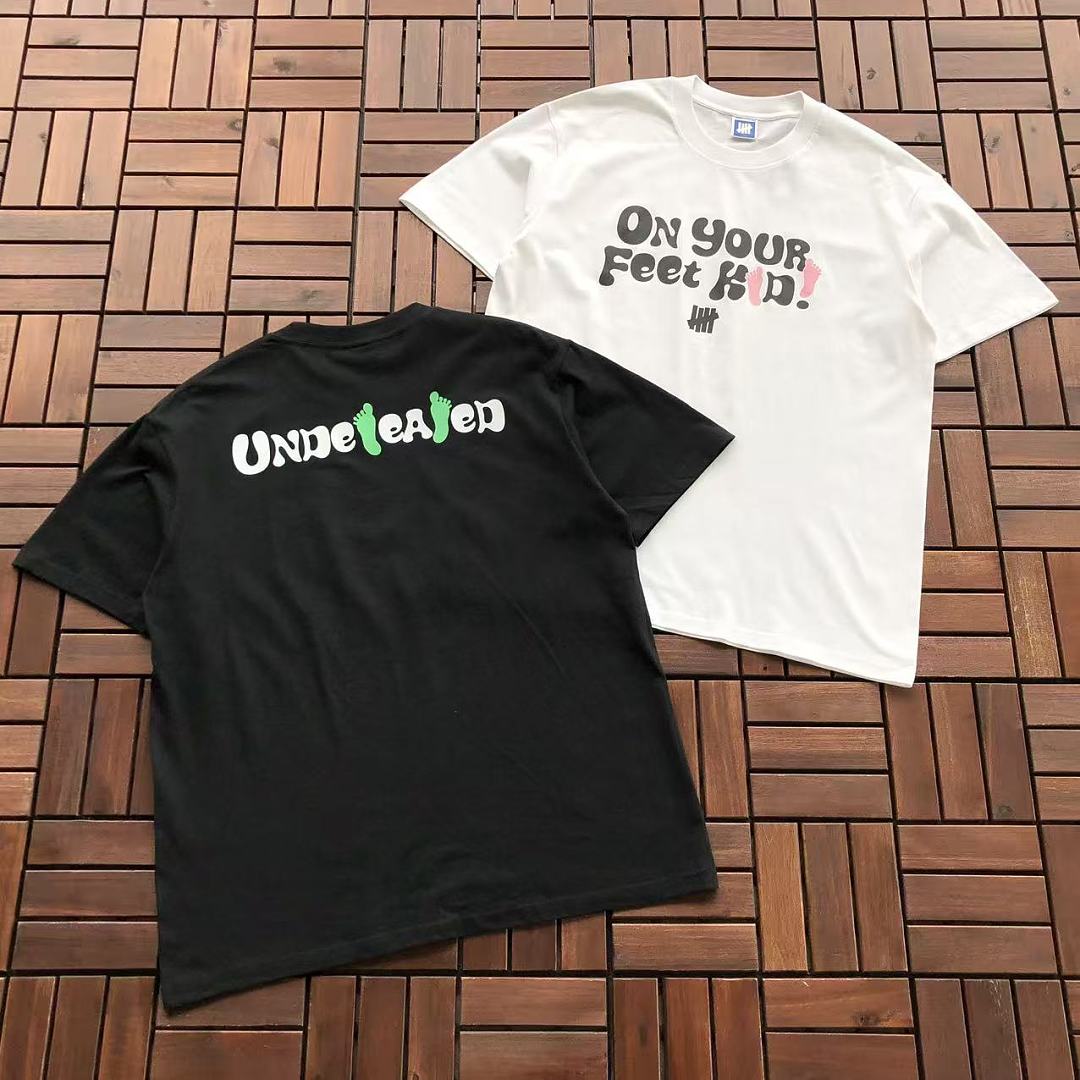 On Running ~85 UNDEFEATED T-SHIRT 55062762 (Im 180CM 68KG Iwear Size L In The Photo)