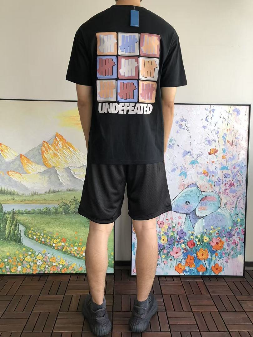 On Running ~85 UNDEFEATED T-SHIRT 55071614 (Im 185CM 70KG Iwear Size L In The Photo) - Image 4