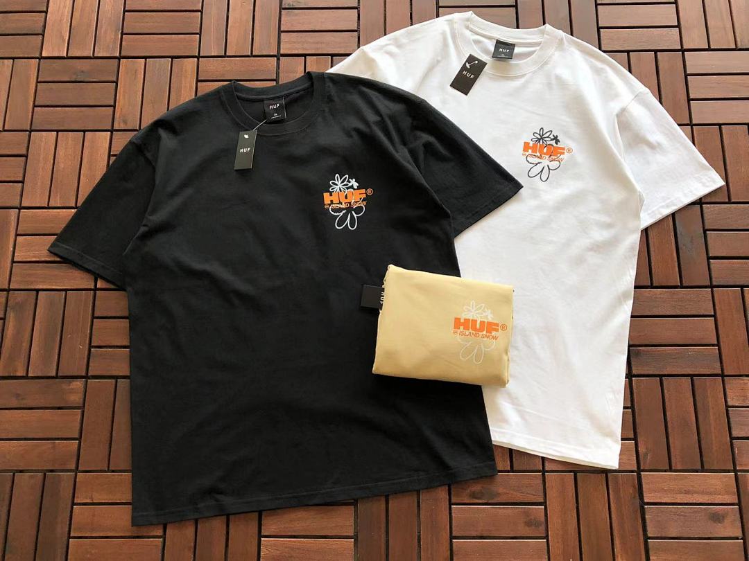 On Running ~85 HUF T-SHIRT - Image 17