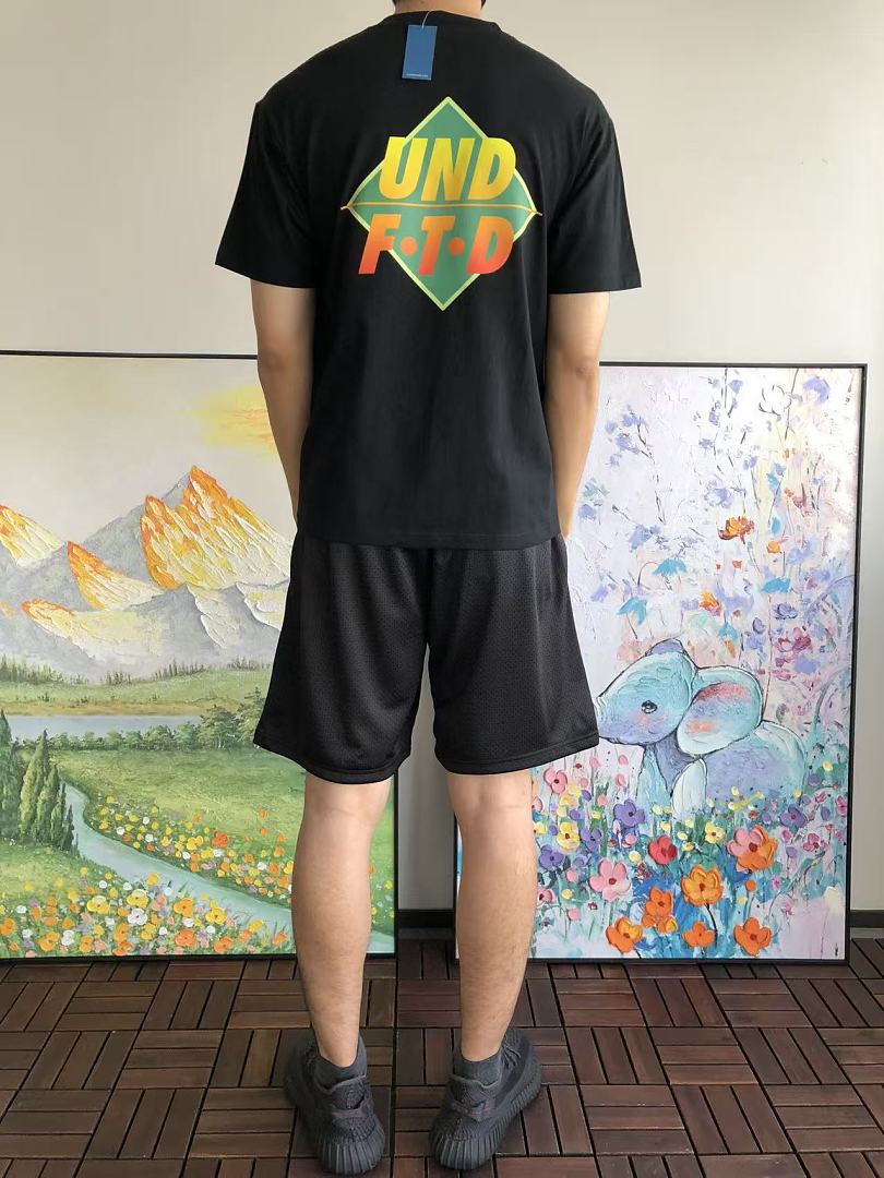 On Running ~85 UNDEFEATED T-SHIRT 55071606 (Im 185CM 70KG Iwear Size M In The Photo) - Image 4