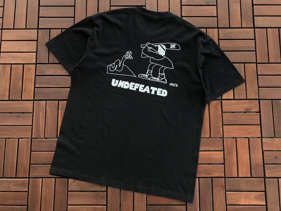 On Running ~85 UNDEFEATED T-SHIRT 55070657 (Im 185CM 80KG Iwear Size L In The Photo) - Image 14