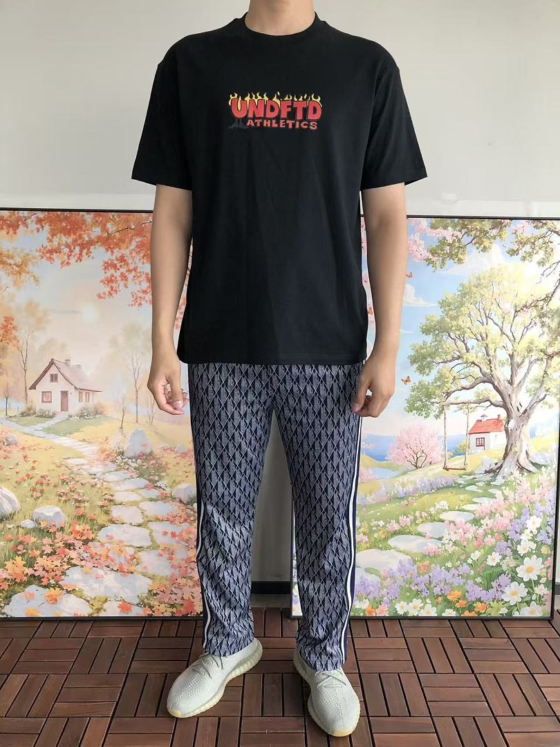 On Running ~85 UNDEFEATED T-SHIRT 55070613 (Im 185CM 80KG Iwear Size L In The Photo) - Image 4