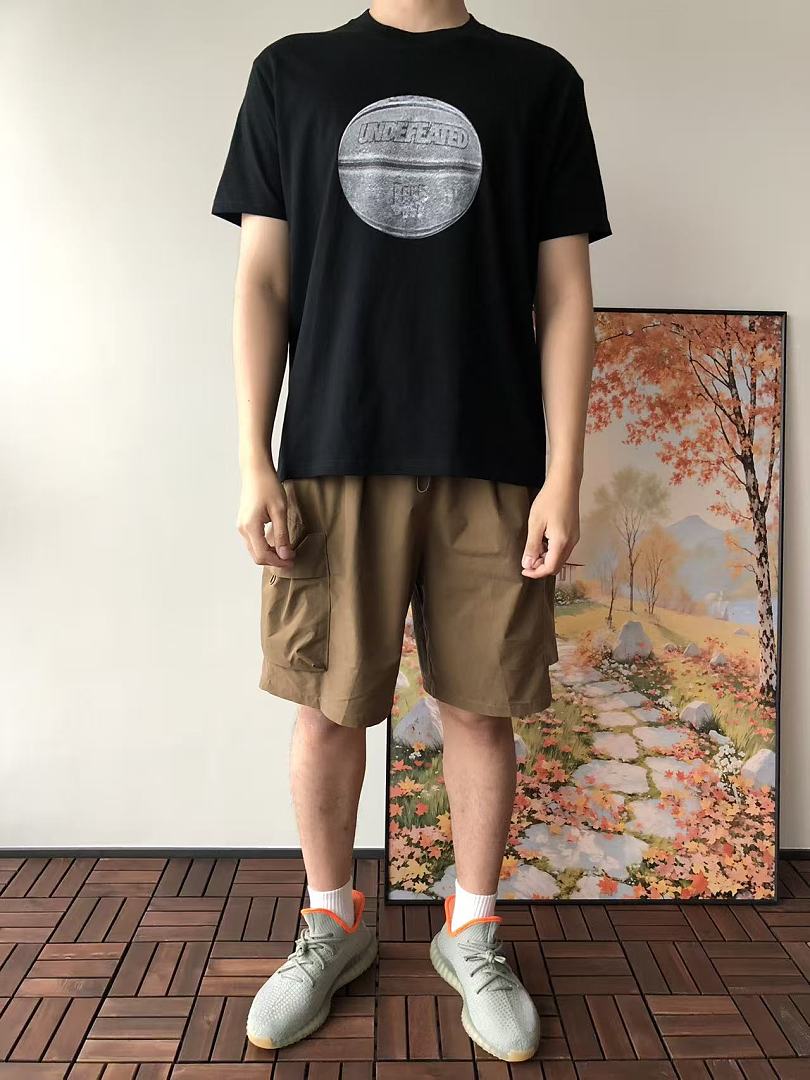 On Running ~ 85 UNDEFEATED T-SHIRT 55041739 (Im 185CM 80KG Iwear Size L In The Photo) - Image 3