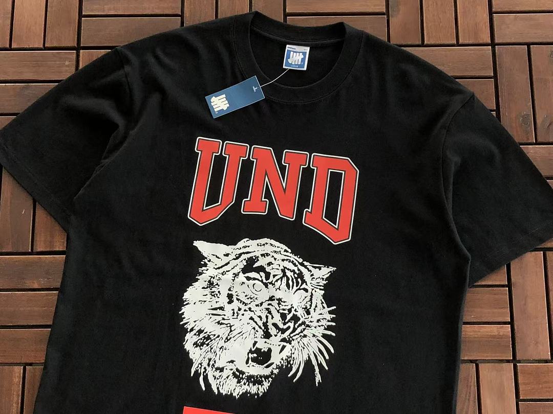 On Running ~85 UNDEFEATED T-SHIRT 55070681 (Im 185CM 80KG Iwear Size L In The Photo) - Image 10