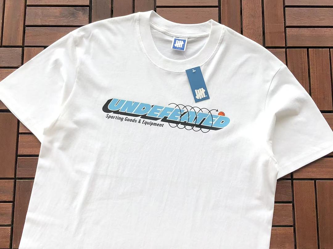 On Running ~85 UNDEFEATED T-SHIRT 55051424 (Im 185CM 80KG Iwear Size M In The Photo) - Image 9