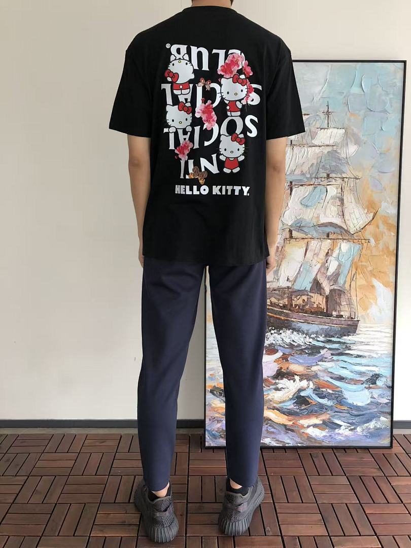 On Running ~ 85 ANTI SOCIAL CLUB & HELLO KITTY T-SHIRT - Image 4