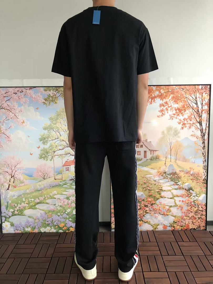 On Running ~85 UNDEFEATED T-SHIRT 55063071 (Im 180CM 68KG Iwear Size L In The Photo) - Image 4