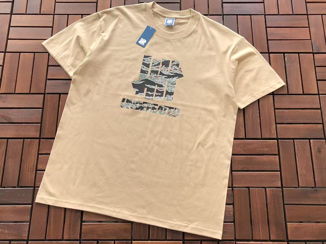 On Running ~ 85 UNDEFEATED T-SHIRT 55071029 (Im 185CM 70KG Iwear Size L In The Photo) - Image 9