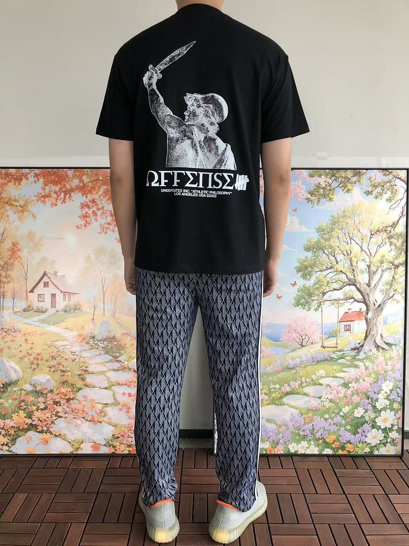 On Running ~85 UNDEFEATED T-SHIRT 55070614 (Im 185CM 80KG Iwear Size L In The Photo) - Image 5