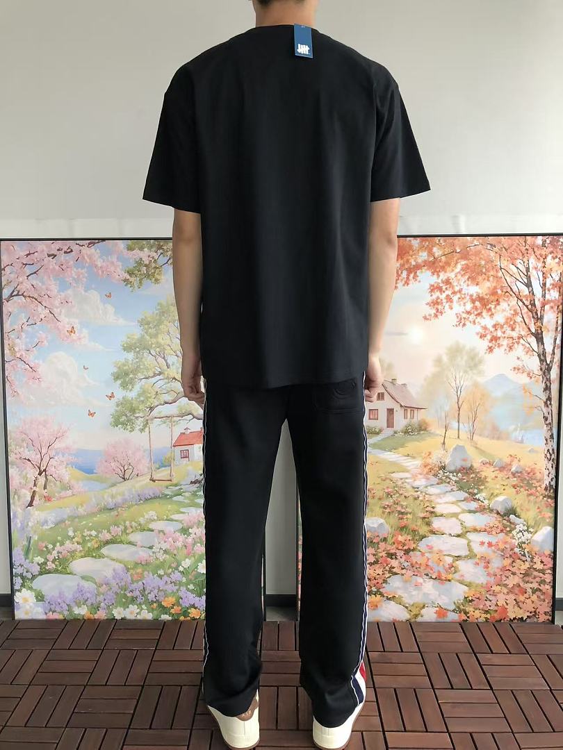 On Running ~85 UNDEFEATED T-SHIRT 55063097 (Im 180CM 68KG Iwear Size L In The Photo) - Image 4
