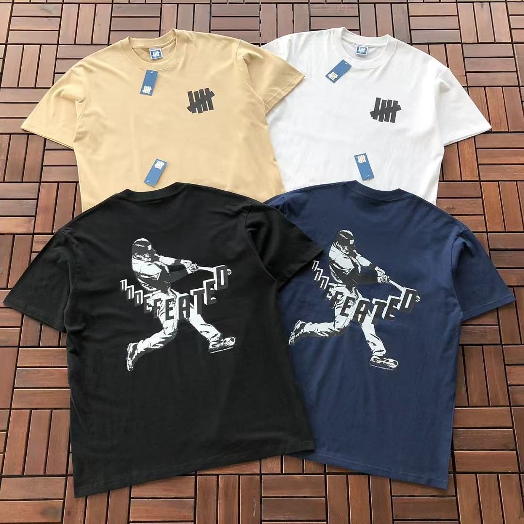 On Running ~85 UNDEFEATED T-SHIRT 55070615 (Im 185CM 80KG Iwear Size L In The Photo)