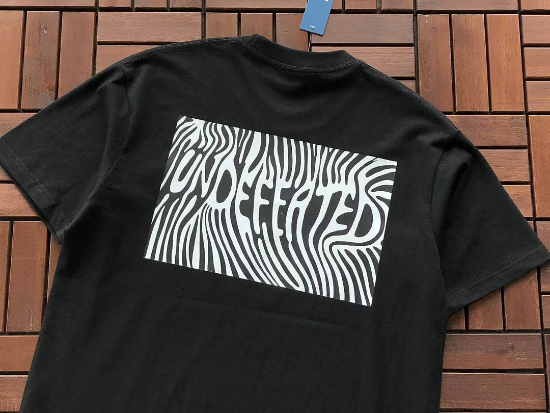 On Running ~85 UNDEFEATED T-SHIRT 55051462 (Im 185CM 80KG Iwear Size M In The Photo) - Image 14