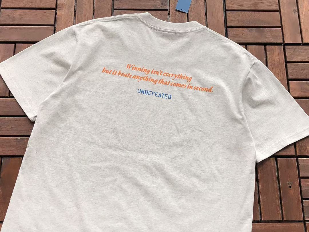 On Running ~ 85 UNDEFEATED T-SHIRT 55041739 (Im 185CM 80KG Iwear Size L In The Photo) - Image 15