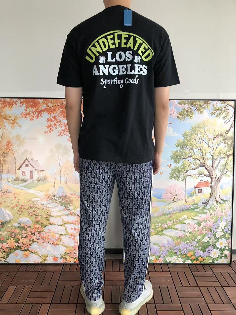 On Running ~ 85 UNDEFEATED T-SHIRT 55070698 (Im 185CM 80KG Iwear Size L In The Photo) - Image 5
