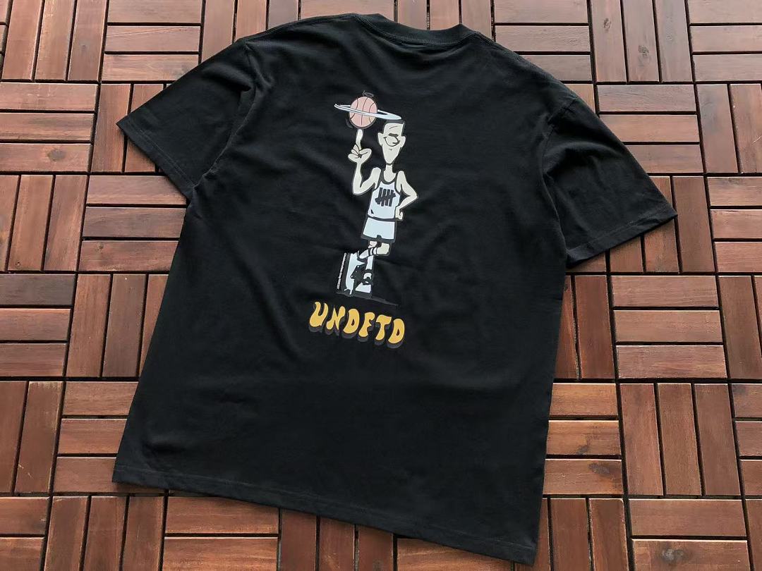 On Running ~ 85 UNDEFEATED T-SHIRT 55071009 (Im 185CM 70KG Iwear Size L In The Photo) - Image 8
