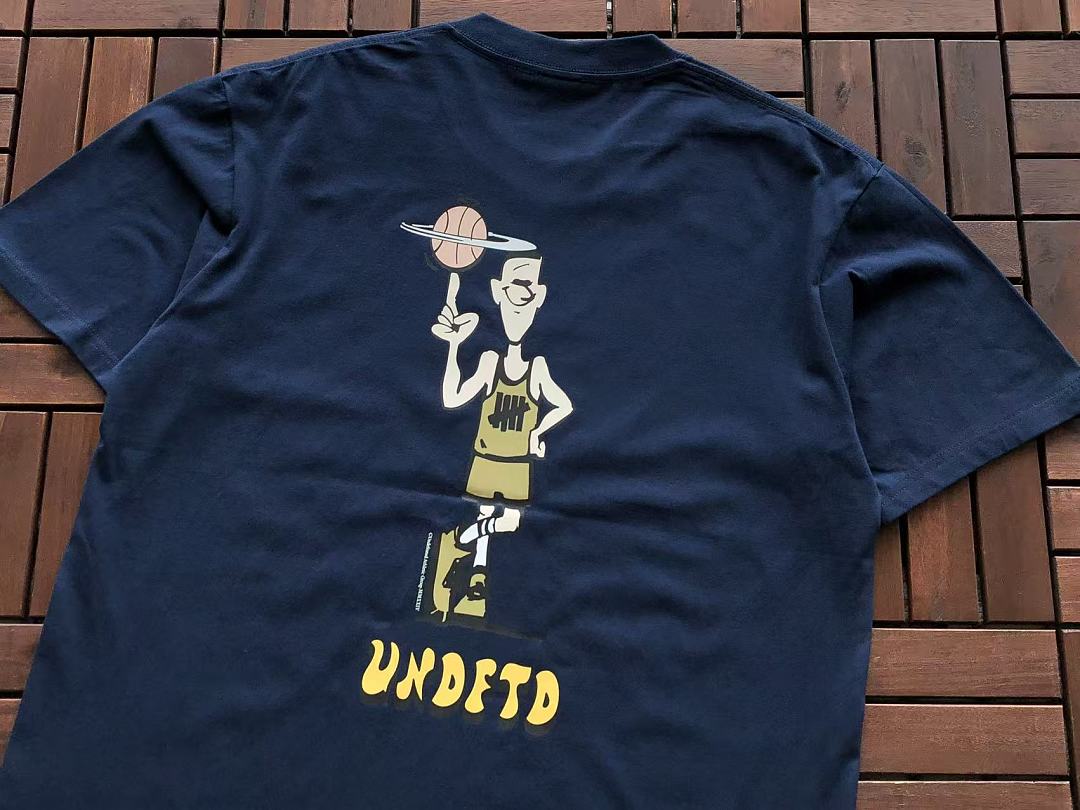 On Running ~ 85 UNDEFEATED T-SHIRT 55071009 (Im 185CM 70KG Iwear Size L In The Photo) - Image 14