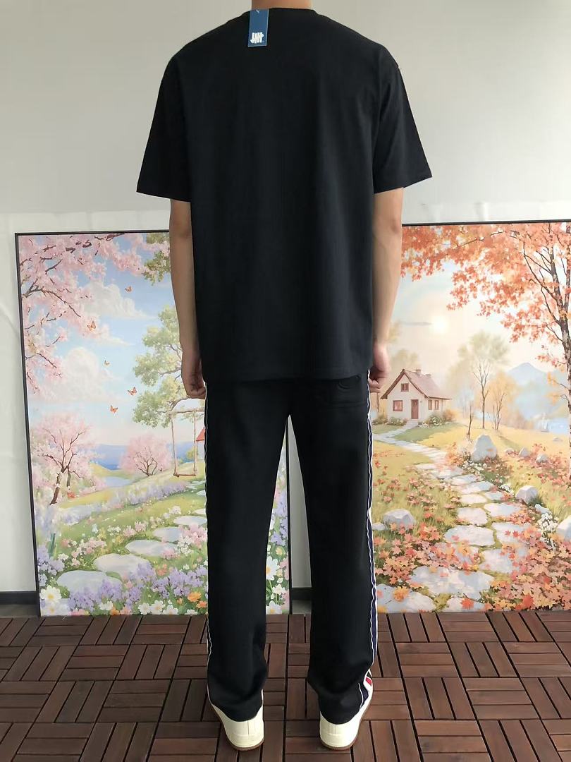 On Running ~85 UNDEFEATED T-SHIRT 55063061 (Im 180CM 68KG Iwear Size L In The Photo) - Image 4