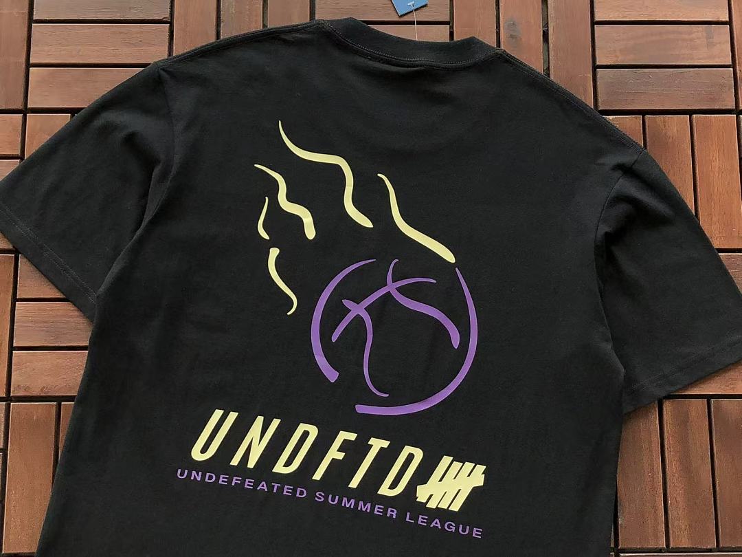 On Running ~ 85 UNDEFEATED T-SHIRT 55070689 (Im 185CM 80KG Iwear Size L In The Photo) - Image 18