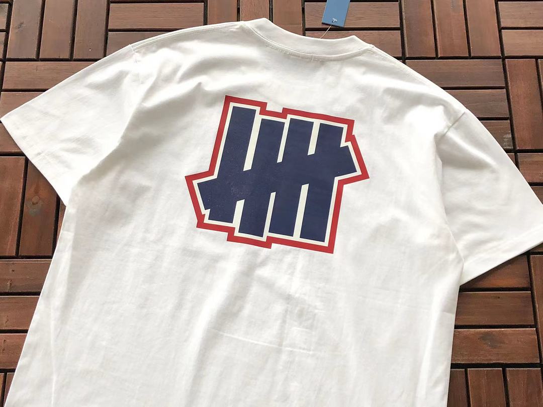 On Running ~ 85 UNDEFEATED T-SHIRT 11123022 (Im 180CM 68KG Iwear Size L In The Photo) - Image 8